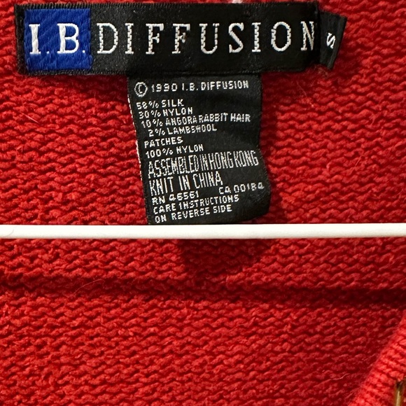 Vintage IB Diffusion Red Silk and Wool Sequin and Beads Snowflake Sweater - Picture 5 of 6